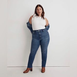 Madewell The Plus Perfect Vintage Straight Jean in Bright Indigo Wash